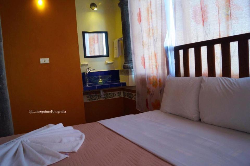 Hotel Del Pasaje Morales Comitan de Dominguez Esterno foto